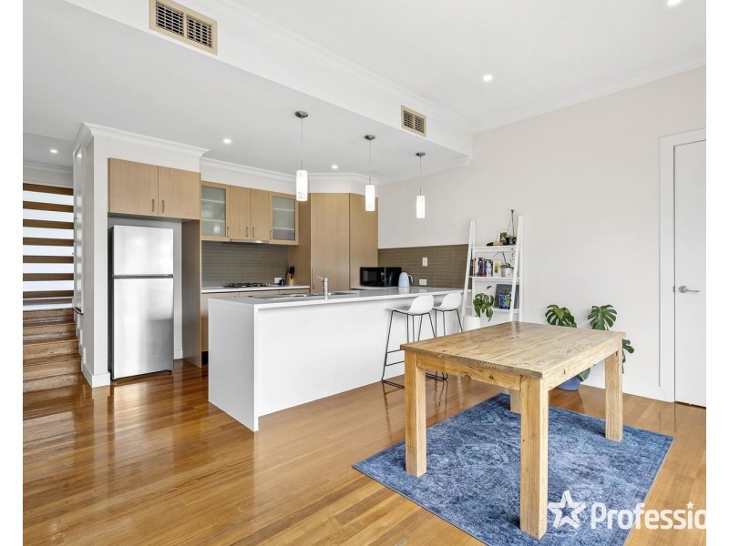 2/6 Bridges Avenue, Mooroolbark VIC 3138