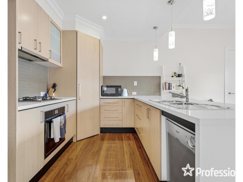 2/6 Bridges Avenue, Mooroolbark VIC 3138