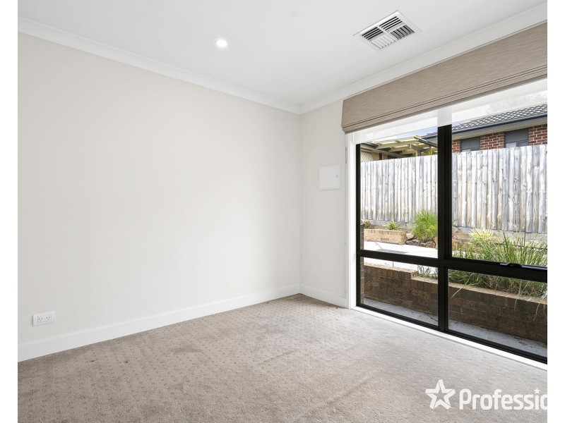 2/6 Bridges Avenue, Mooroolbark VIC 3138