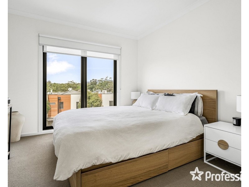 12 Yellow Gum Crescent, Mooroolbark VIC 3138