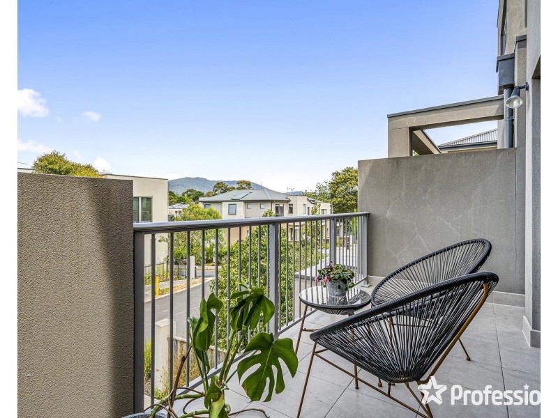 12 Yellow Gum Crescent, Mooroolbark VIC 3138