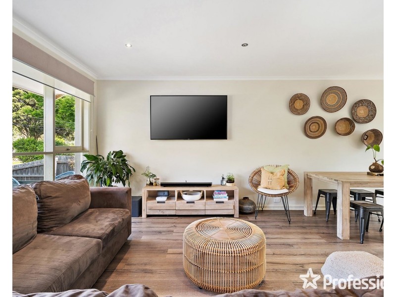 25 Lomond Avenue, Kilsyth VIC 3137