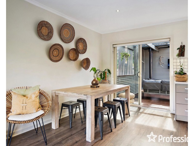 25 Lomond Avenue, Kilsyth VIC 3137