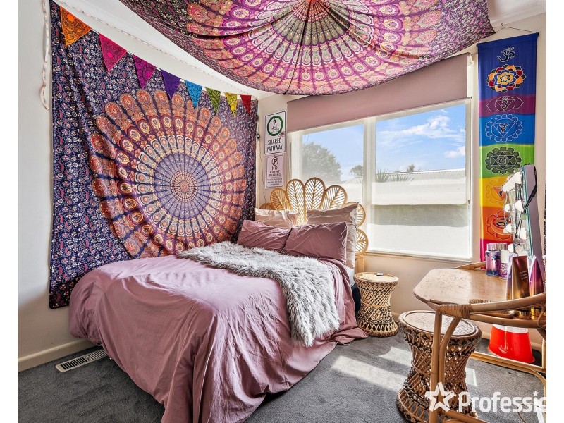 25 Lomond Avenue, Kilsyth VIC 3137