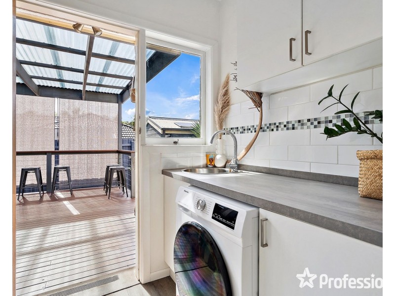 25 Lomond Avenue, Kilsyth VIC 3137