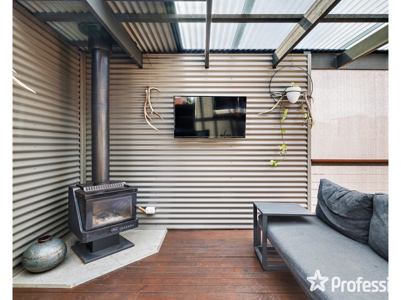 25 Lomond Avenue, Kilsyth VIC 3137