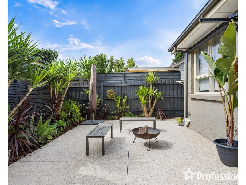 25 Lomond Avenue, Kilsyth VIC 3137