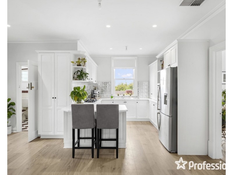 20 Wyuna Walk, Mooroolbark VIC 3138