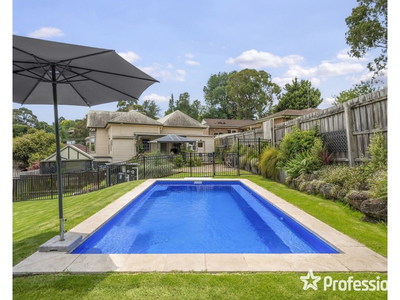 20 Wyuna Walk, Mooroolbark VIC 3138