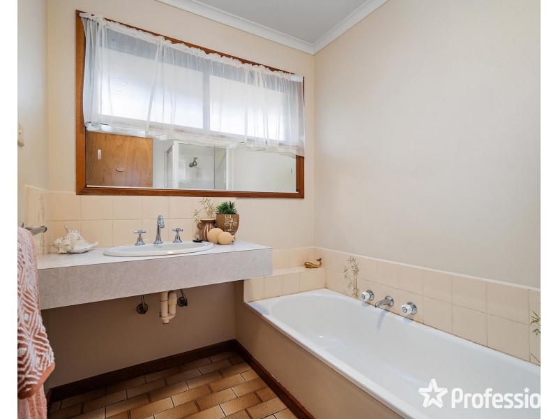 4 & 6/208 Hull Road, Mooroolbark VIC 3138