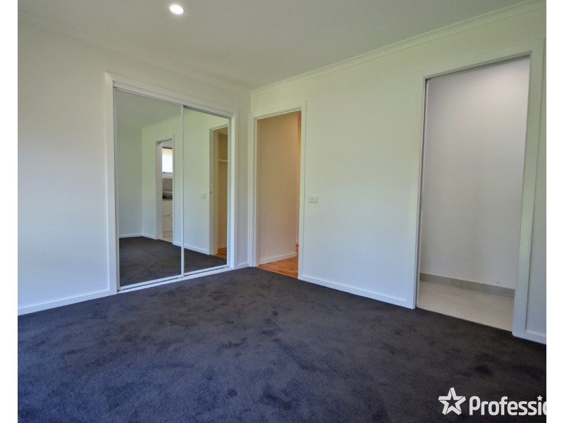 56 Churchill Drive, Mooroolbark VIC 3138