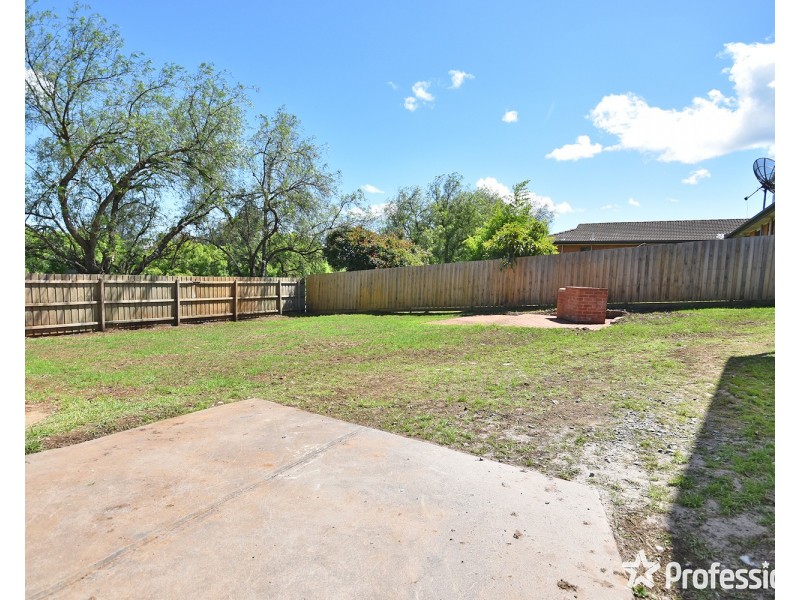 56 Churchill Drive, Mooroolbark VIC 3138