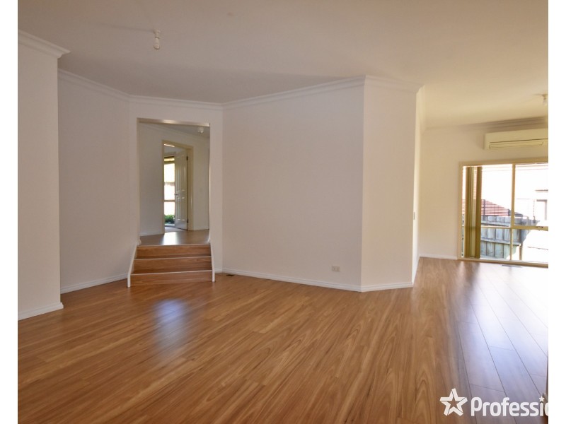 2/29 Cambridge Road, Mooroolbark VIC 3138