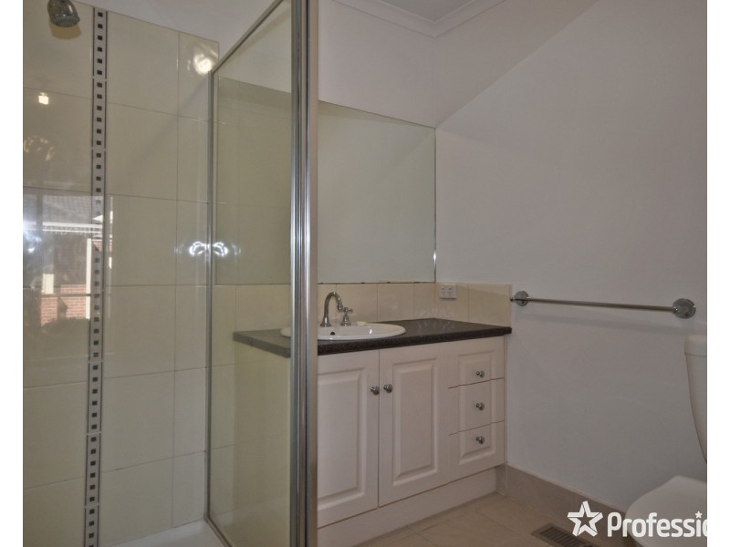 2/29 Cambridge Road, Mooroolbark VIC 3138