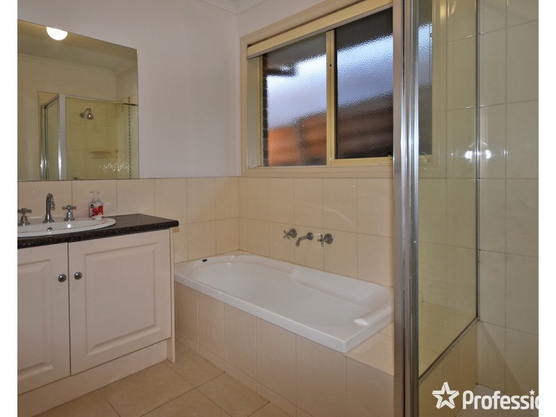 2/29 Cambridge Road, Mooroolbark VIC 3138