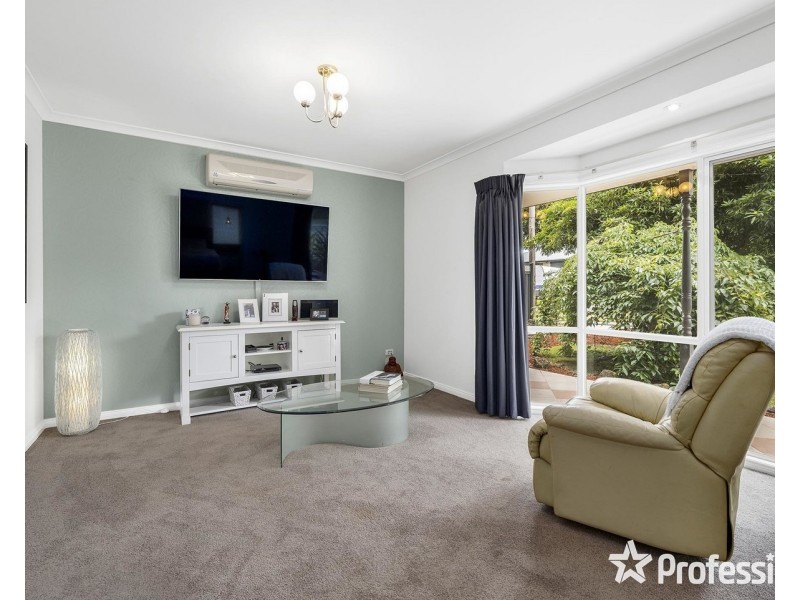 17 Eothen Lane, Kilsyth VIC 3137