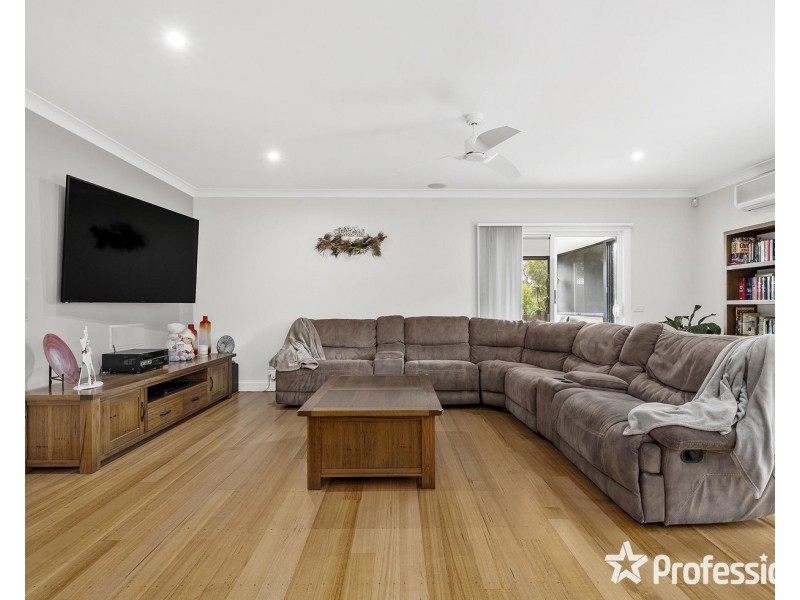 17 Eothen Lane, Kilsyth VIC 3137