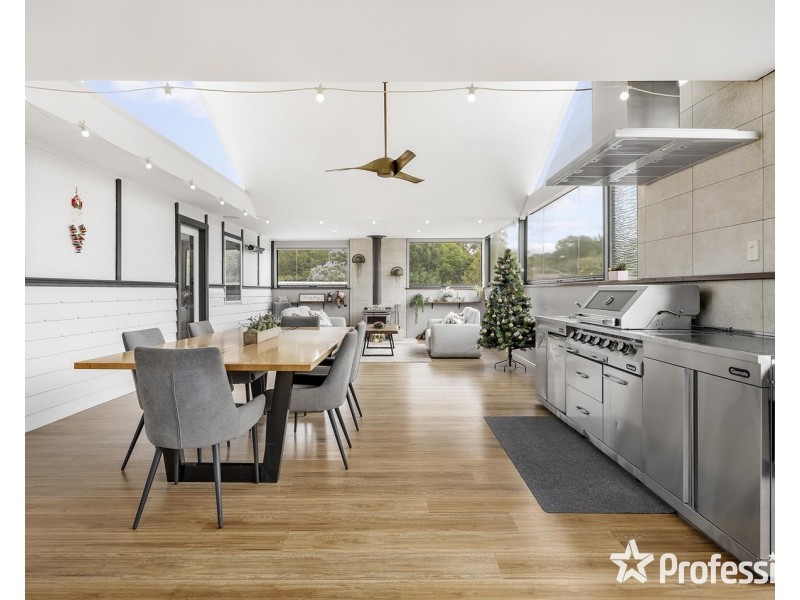 17 Eothen Lane, Kilsyth VIC 3137
