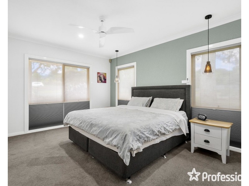 17 Eothen Lane, Kilsyth VIC 3137