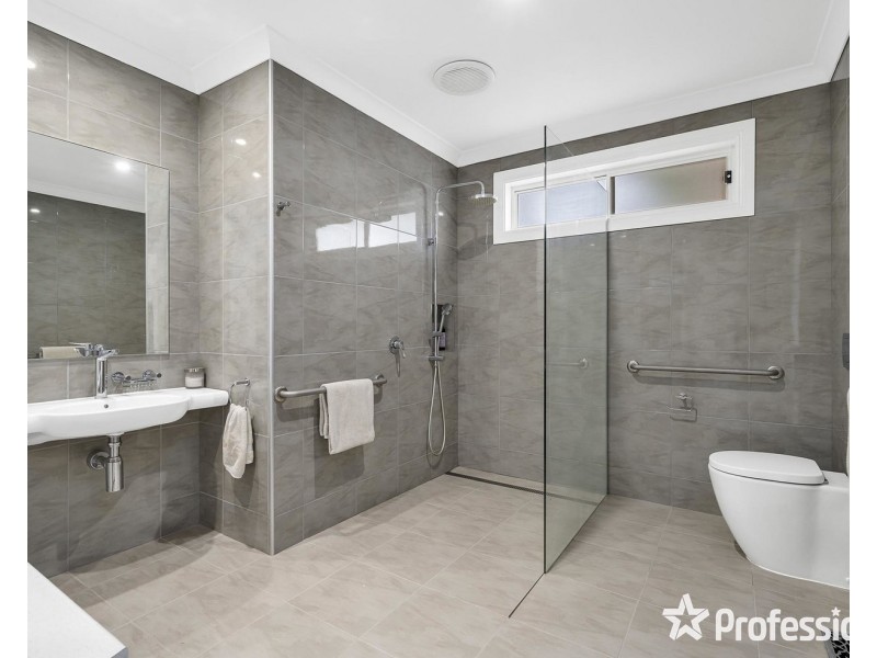 17 Eothen Lane, Kilsyth VIC 3137