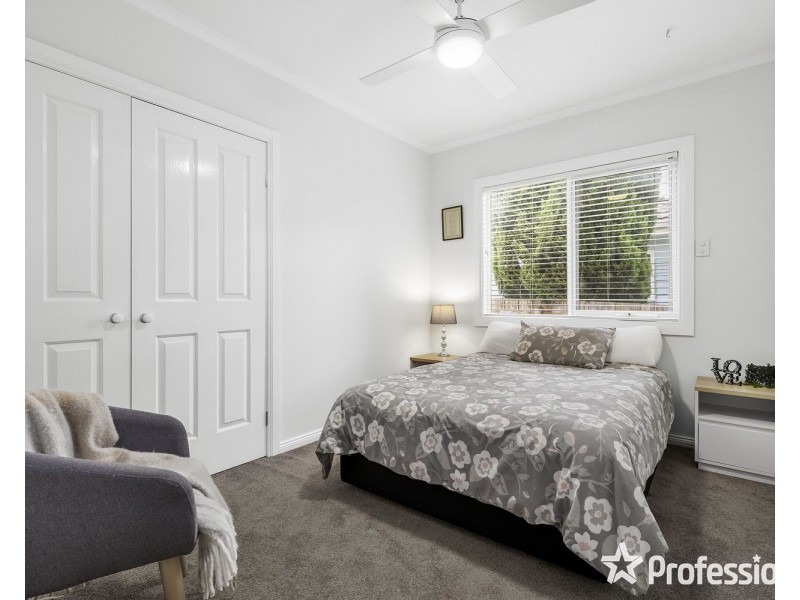 17 Eothen Lane, Kilsyth VIC 3137