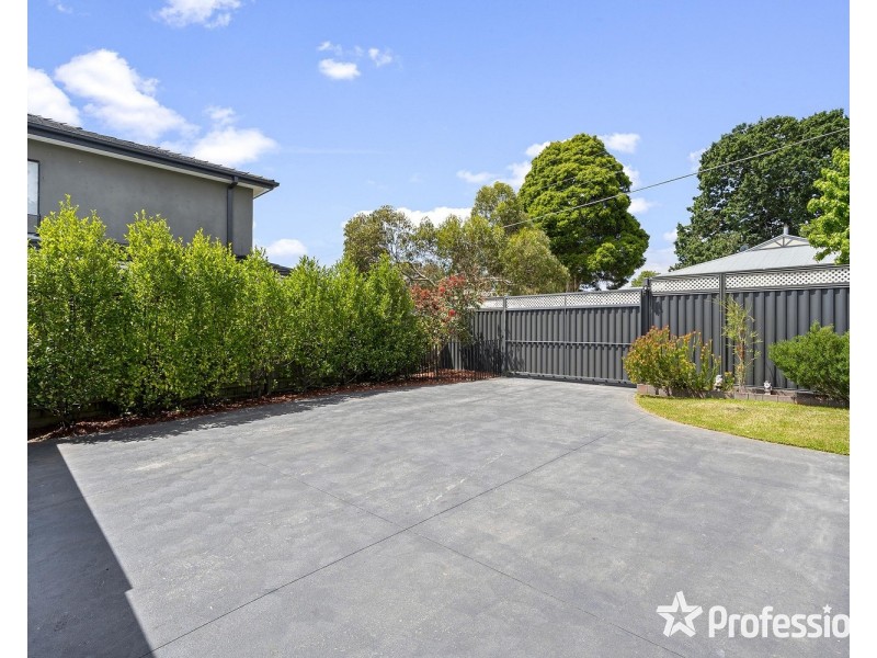 17 Eothen Lane, Kilsyth VIC 3137