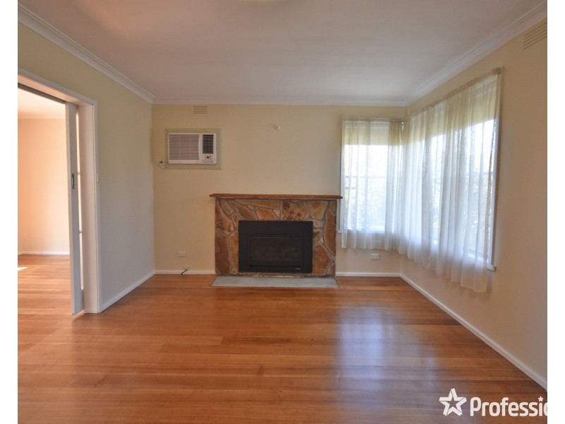 104 Manchester Road, Mooroolbark VIC 3138