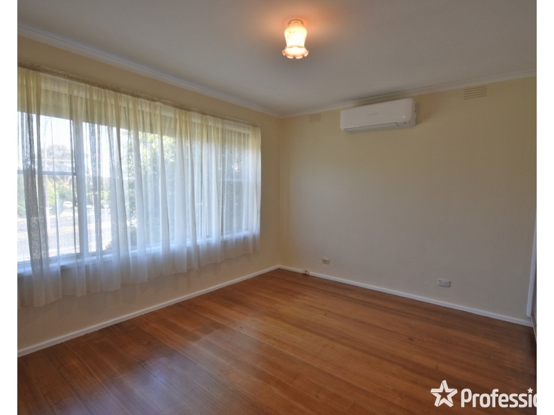 104 Manchester Road, Mooroolbark VIC 3138