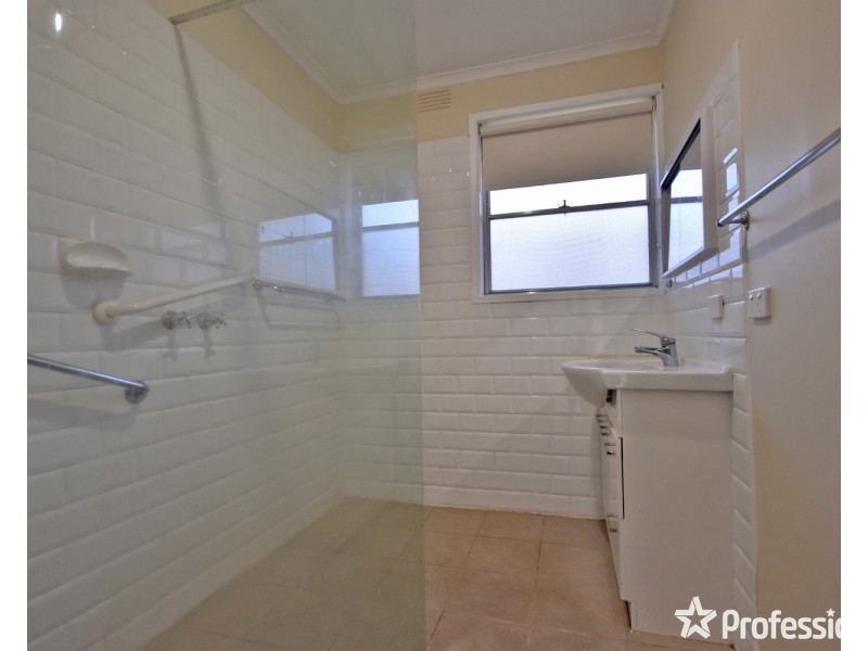 104 Manchester Road, Mooroolbark VIC 3138