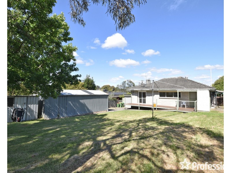 104 Manchester Road, Mooroolbark VIC 3138