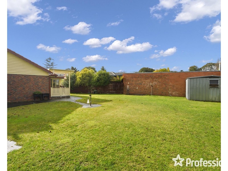 22 Sweetland Road, Mooroolbark VIC 3138