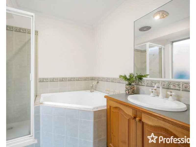 102 Nimblefoot Way, Lilydale VIC 3140