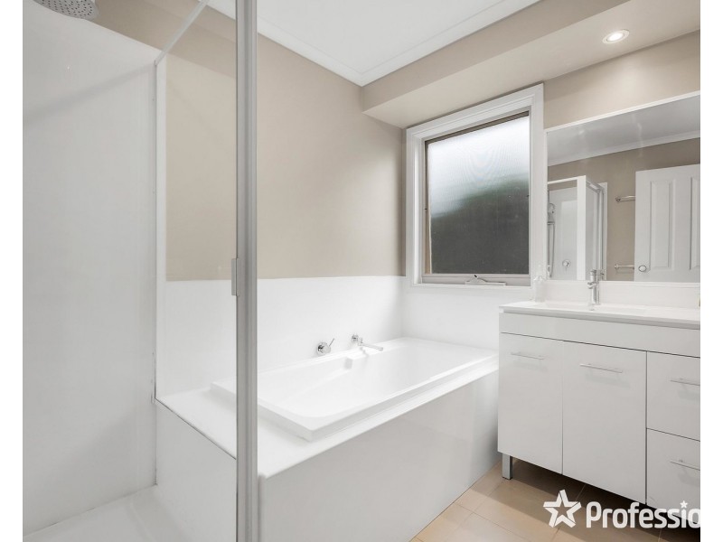 102 Nimblefoot Way, Lilydale VIC 3140