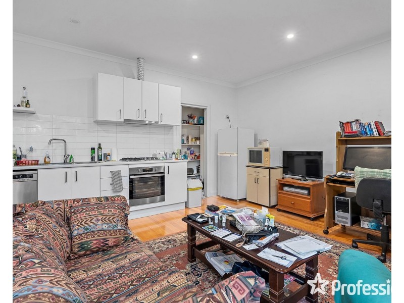 2 Mikaelian Close, Mooroolbark VIC 3138