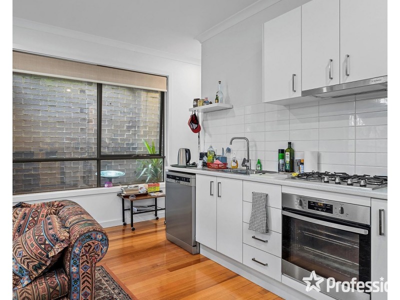 2 Mikaelian Close, Mooroolbark VIC 3138