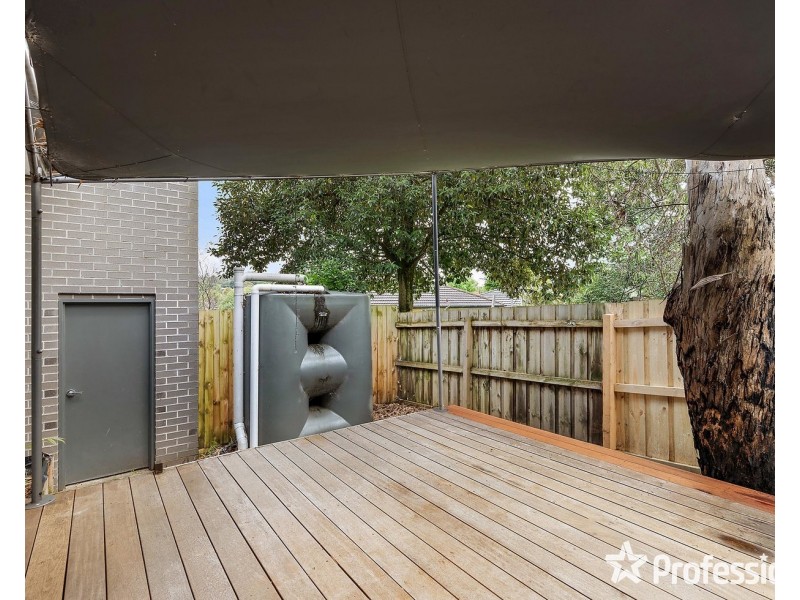 2 Mikaelian Close, Mooroolbark VIC 3138