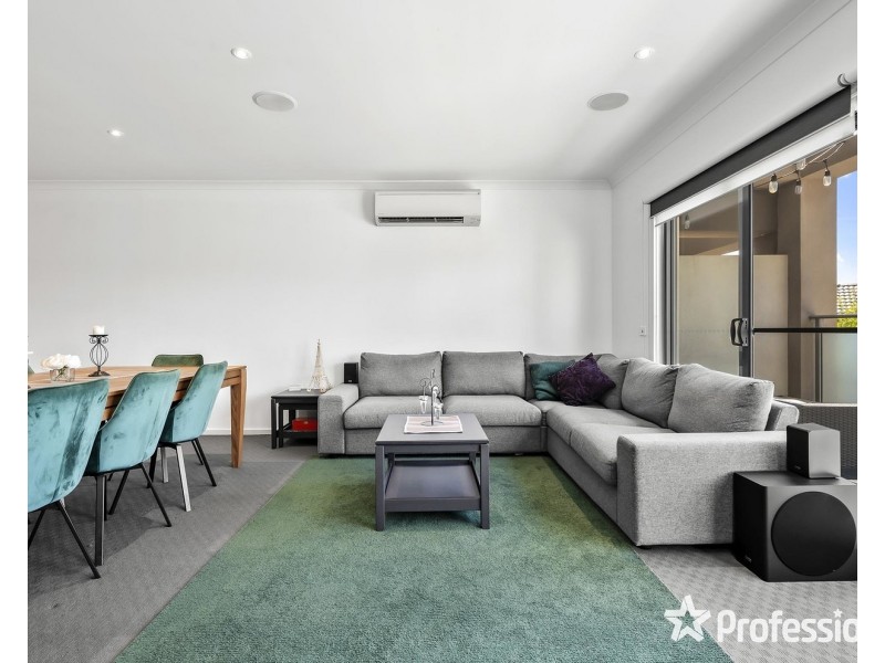 5 Nicky Close, Mooroolbark VIC 3138