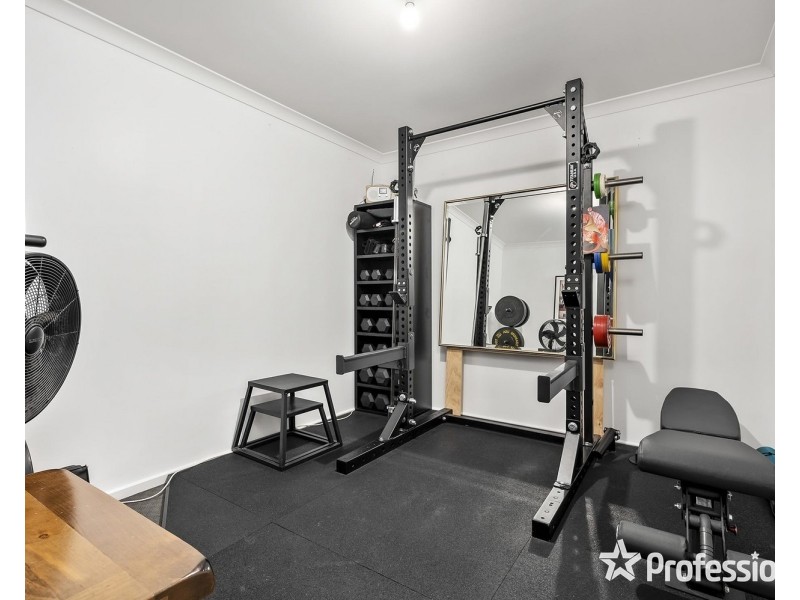 5 Nicky Close, Mooroolbark VIC 3138