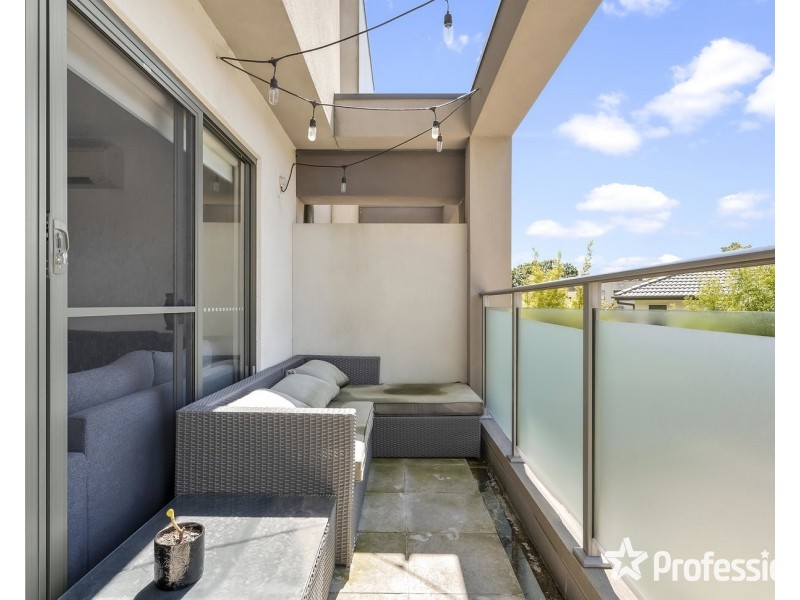 5 Nicky Close, Mooroolbark VIC 3138