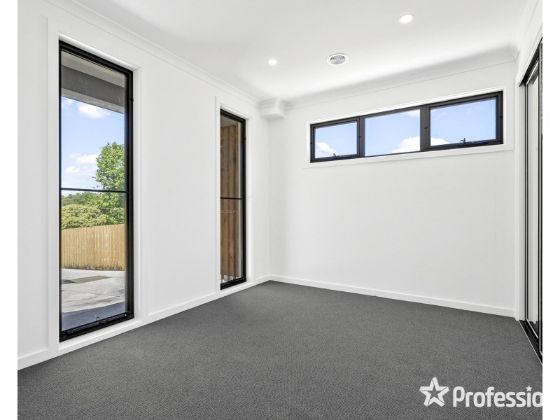 10A MacMillan Street, Mooroolbark VIC 3138
