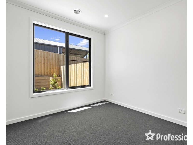 10B MacMillan Street, Mooroolbark VIC 3138
