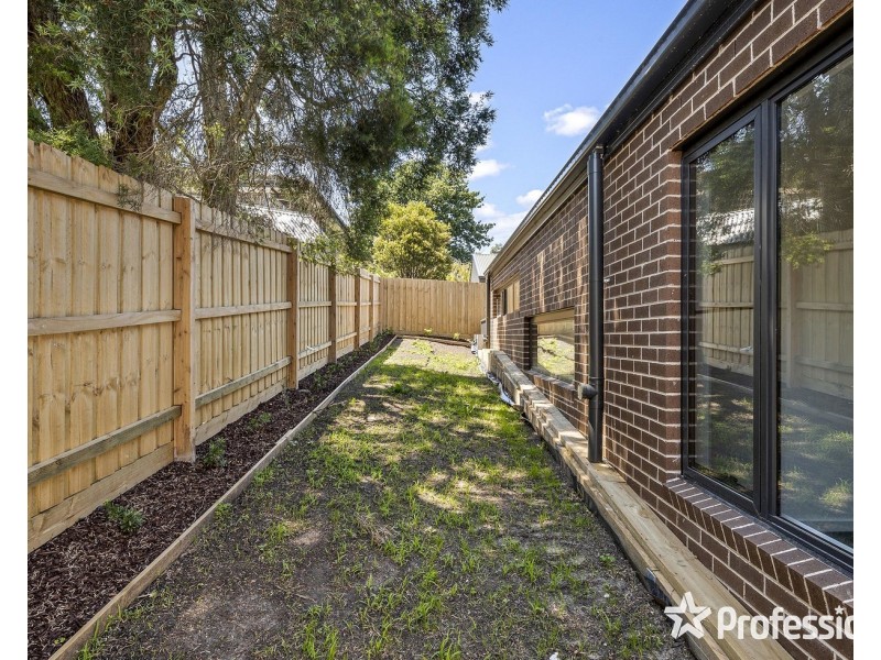 10B MacMillan Street, Mooroolbark VIC 3138