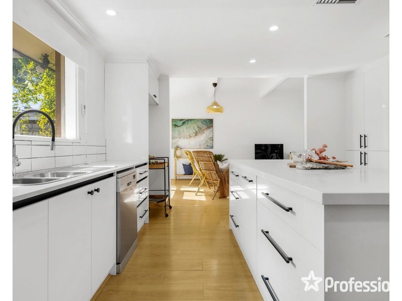 8 Dundee Place, Wantirna VIC 3152