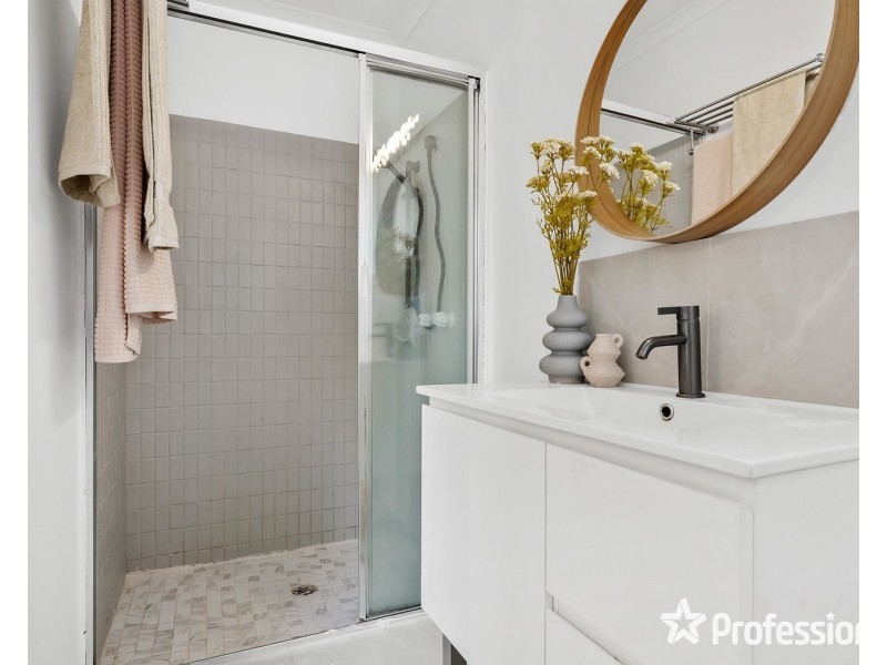 8 Dundee Place, Wantirna VIC 3152