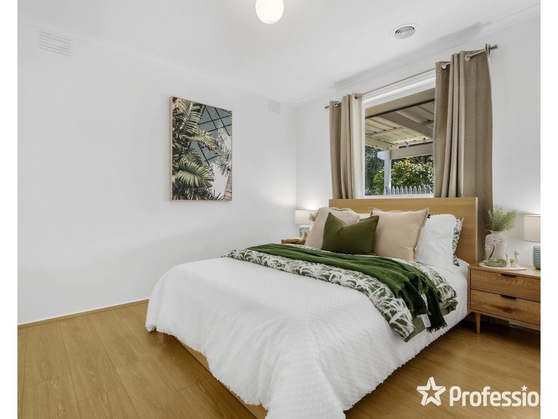 8 Dundee Place, Wantirna VIC 3152