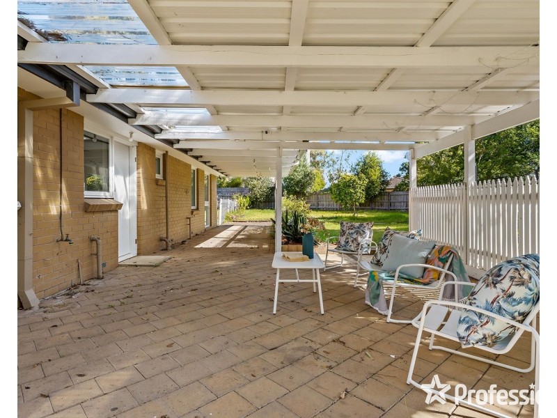 8 Dundee Place, Wantirna VIC 3152