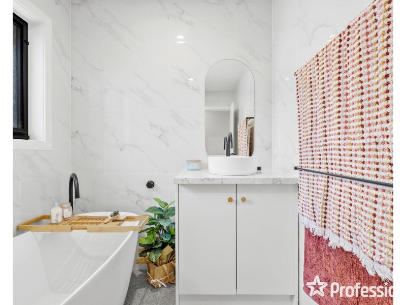 20a Wimbledon Court, Mooroolbark VIC 3138