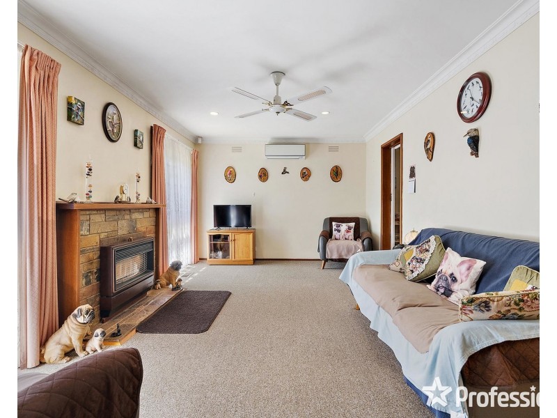 119 Esther Crescent, Mooroolbark VIC 3138