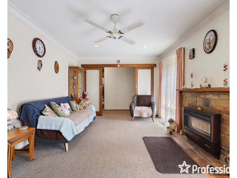 119 Esther Crescent, Mooroolbark VIC 3138