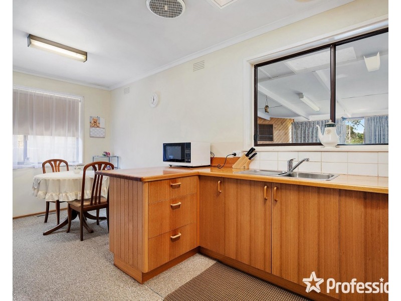 119 Esther Crescent, Mooroolbark VIC 3138